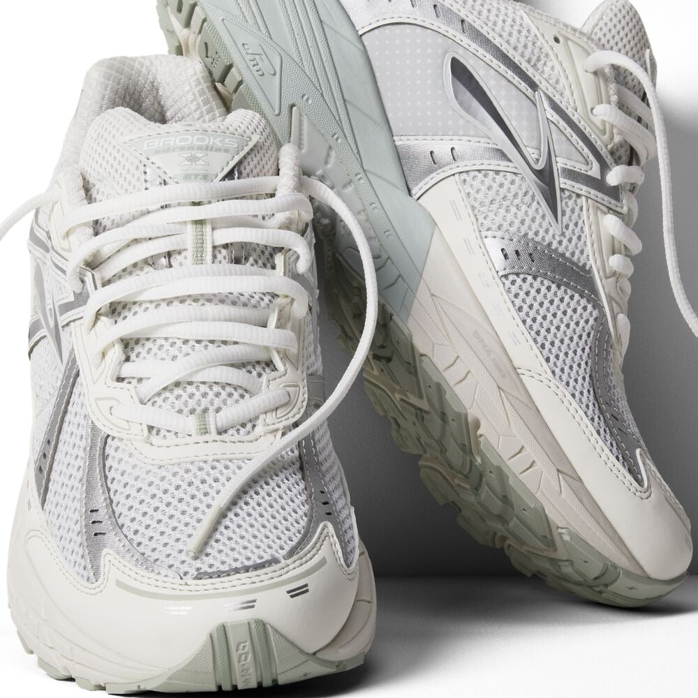 Men's Adrenaline GTS 10 - White/Coconut Milk/Smoke