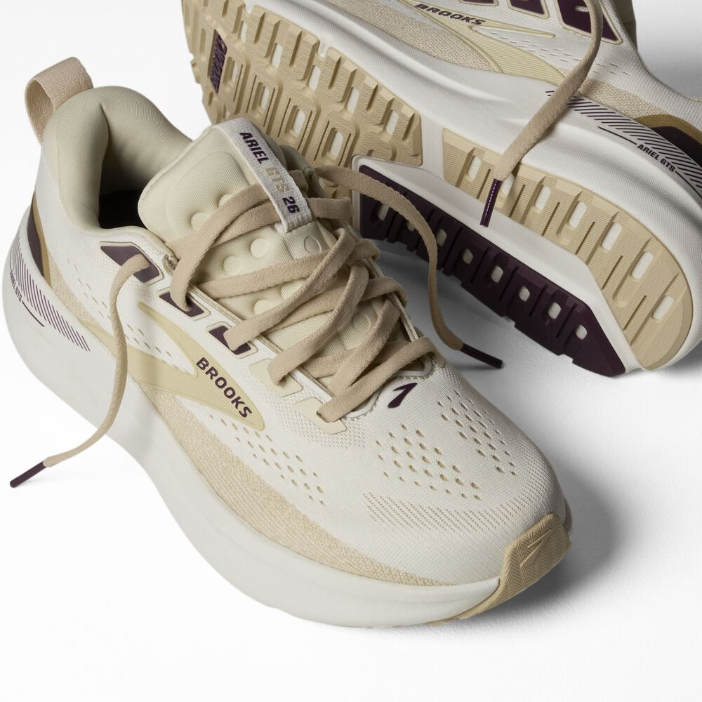 Women's Ariel GTS 26 - Coconut/Sand/Potent Purple